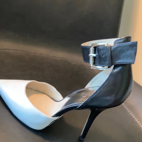 MICHAEL - Picture 4 of 4